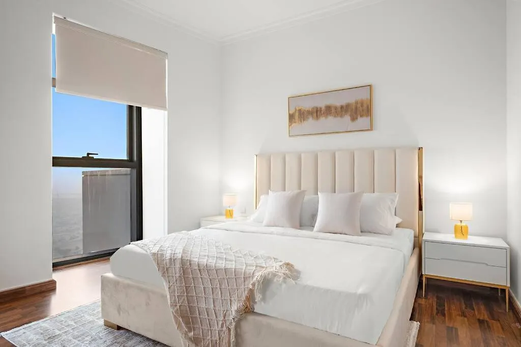 Luxury 4Br Flat, Downtown Dubai, Pool, Gym, Ps5, Sleeps 11 Guests Apartment Dubai