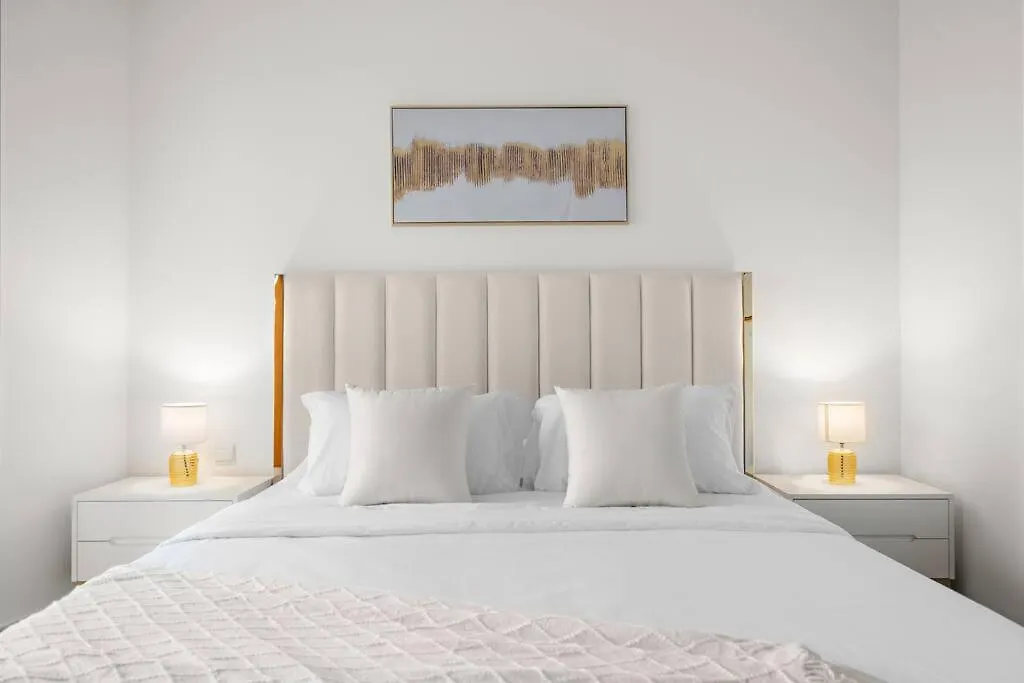 Luxury 4Br Flat, Downtown Dubai, Pool, Gym, Ps5, Sleeps 11 Guests Apartment 0*, Dubai