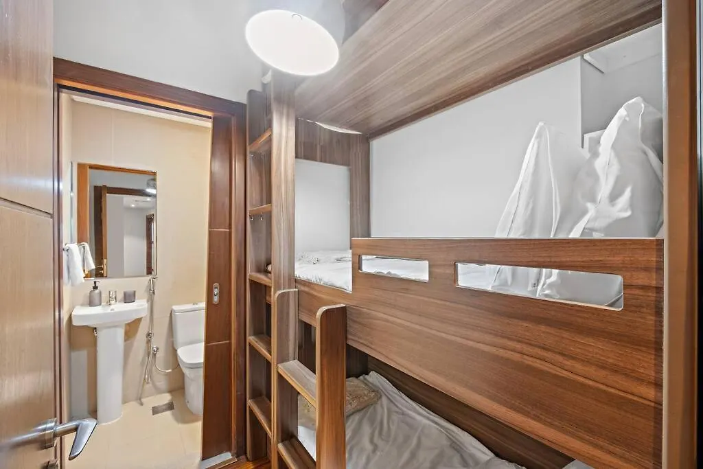 Luxury 4Br Flat, Downtown Dubai, Pool, Gym, Ps5, Sleeps 11 Guests Apartment