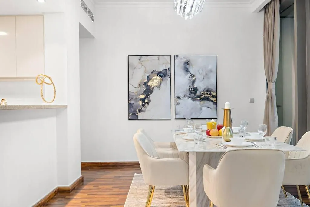 Luxury 4Br Flat, Downtown Dubai, Pool, Gym, Ps5, Sleeps 11 Guests Apartment 0*, Dubai
