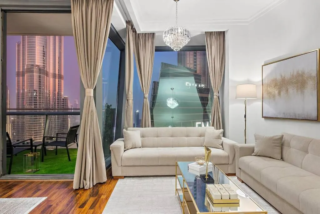 4Br Downtown Apartment With Burj View Pool Gym And Free Parking Dubai