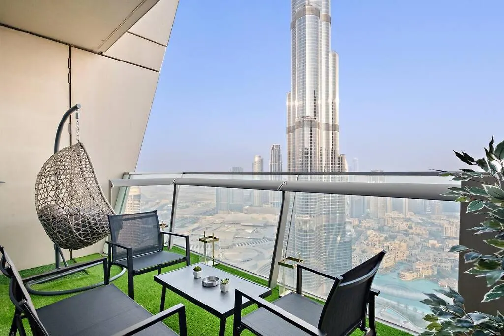 4Br Downtown Apartment With Burj View Pool Gym And Free Parking Dubai United Arab Emirates