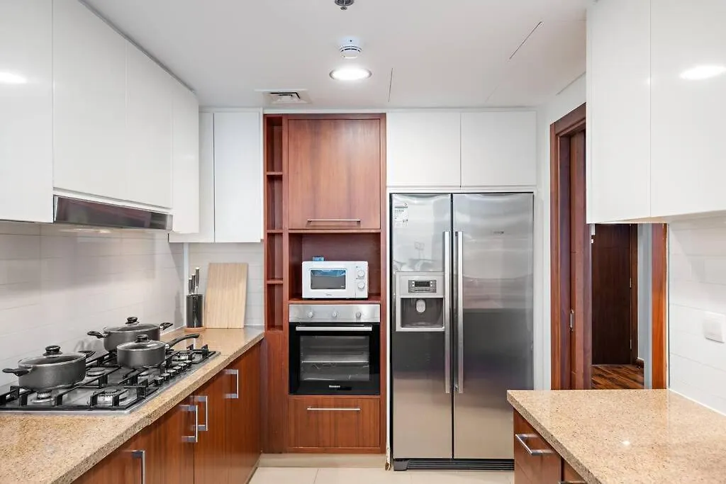 4Br Downtown Apartment With Burj View Pool Gym And Free Parking Dubai