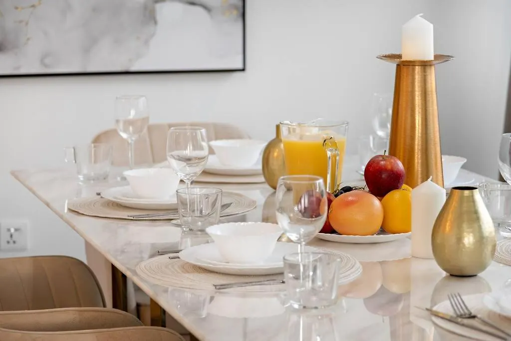 4Br Downtown Apartment With Burj View Pool Gym And Free Parking Dubai 0*,  United Arab Emirates