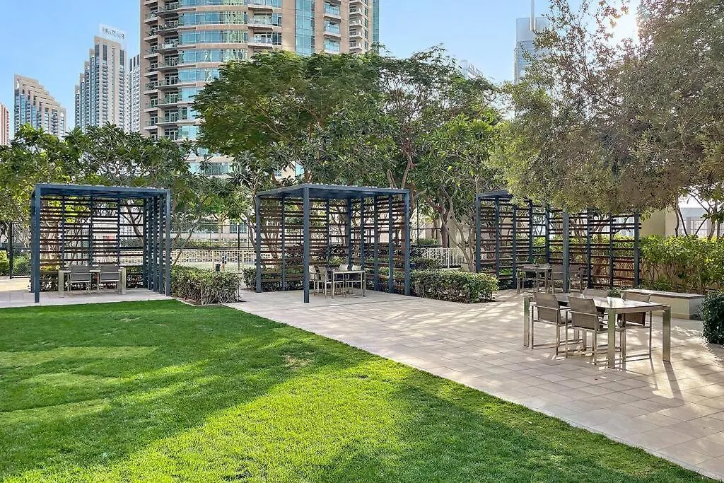 4Br Downtown Apartment With Burj View Pool Gym And Free Parking Dubai