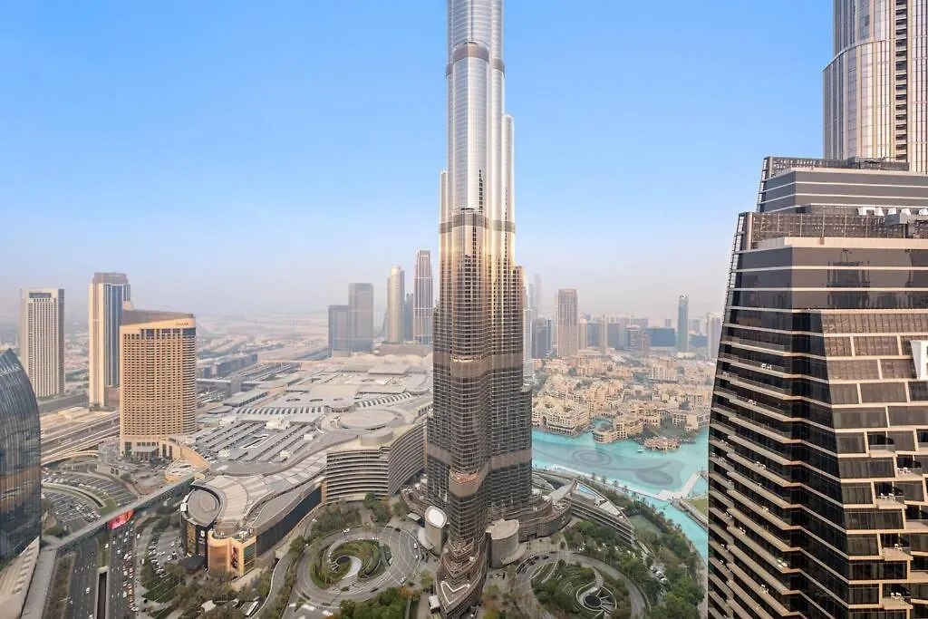 4Br Downtown Apartment With Burj View Pool Gym And Free Parking Dubai